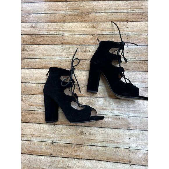 NWOB KOI Footwear Black Lace Up Chunky Heels US 6/ UK 4 - Picture 3 of 9